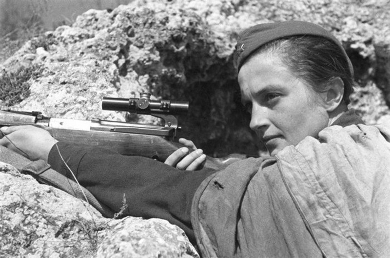 lyudmila-pavlichenko-russian-female-sniper-wwii-hero