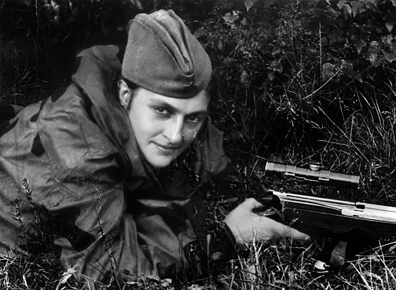 lyudmila-pavlichenko-russian-female-sniper-wwii-hero
